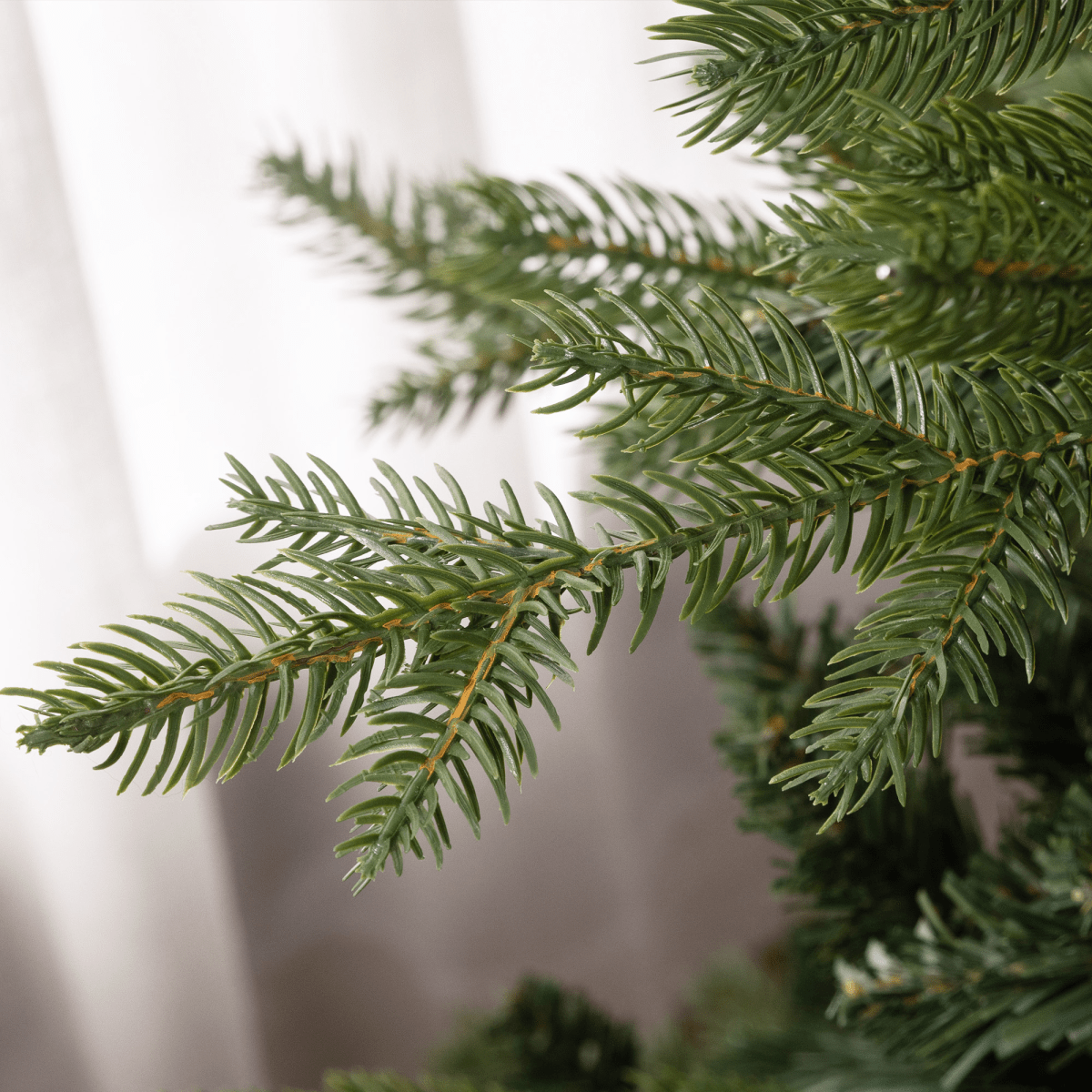 HOMCOM 5ft Artificial Christmas Tree with Metal Base and Hinged Branches - plants - express.com