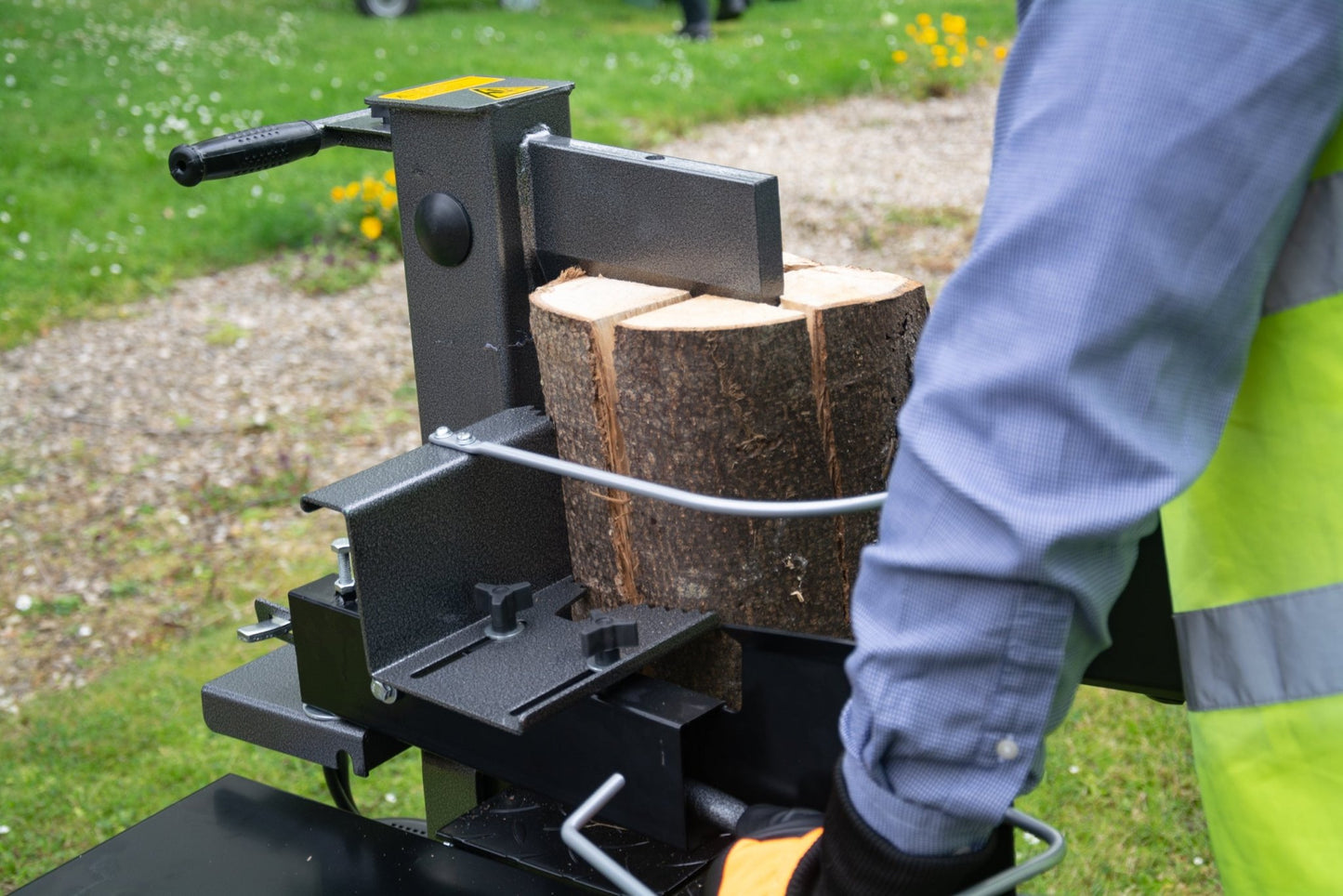 The Handy 7 Ton Vertical Electric Log Splitter - plants - express.com