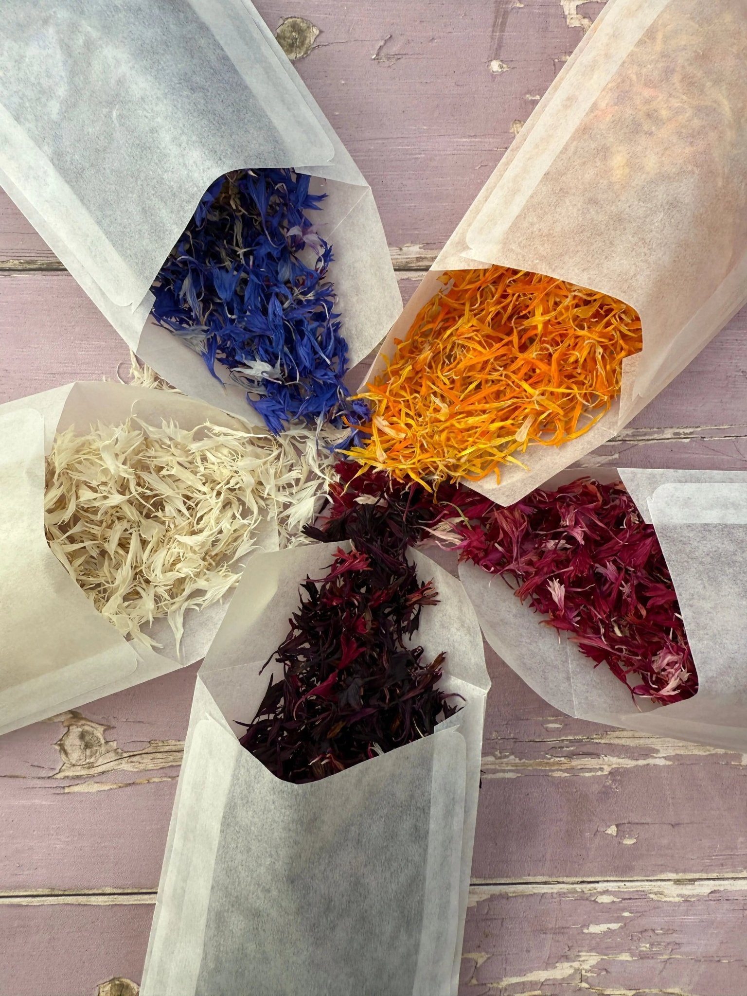 Bag of Flower Petals 4g - plants - express.com
