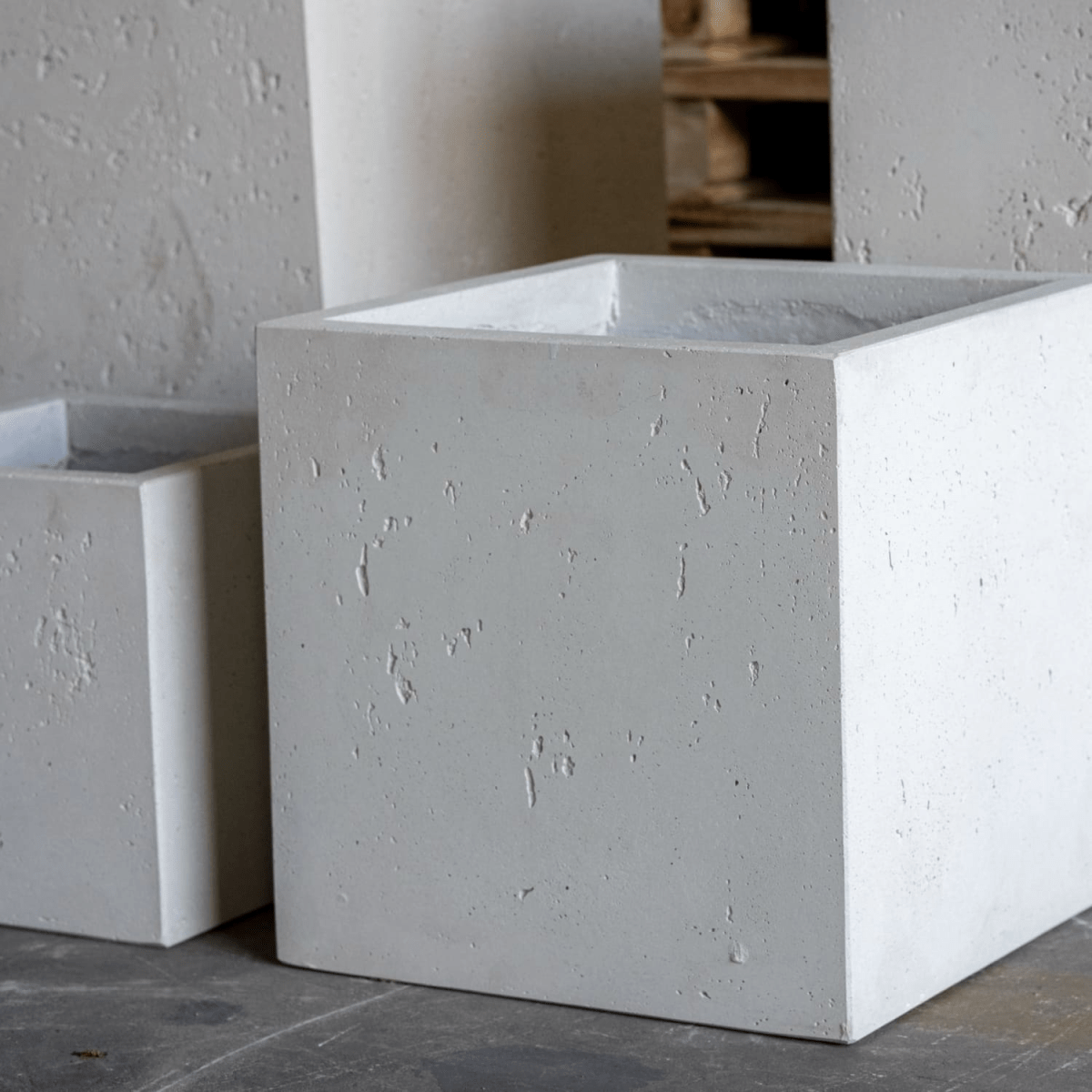 Cubrosa White Mist 85cm Extra - Large Concrete Planter - Modern Outdoor Elegance - plants - express.com