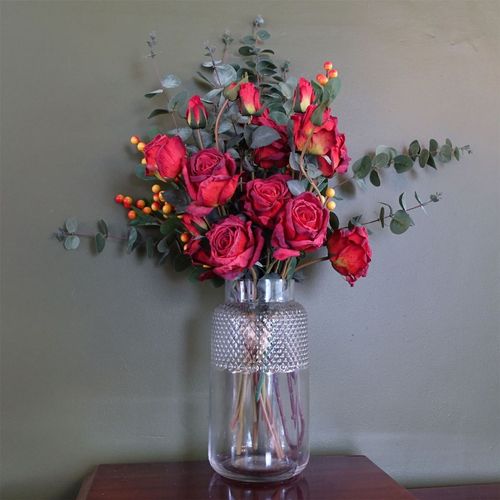 Elegant 29cm Hand Finished Clear Glass Diamond Vase for Stunning Floral Displays - plants - express.com