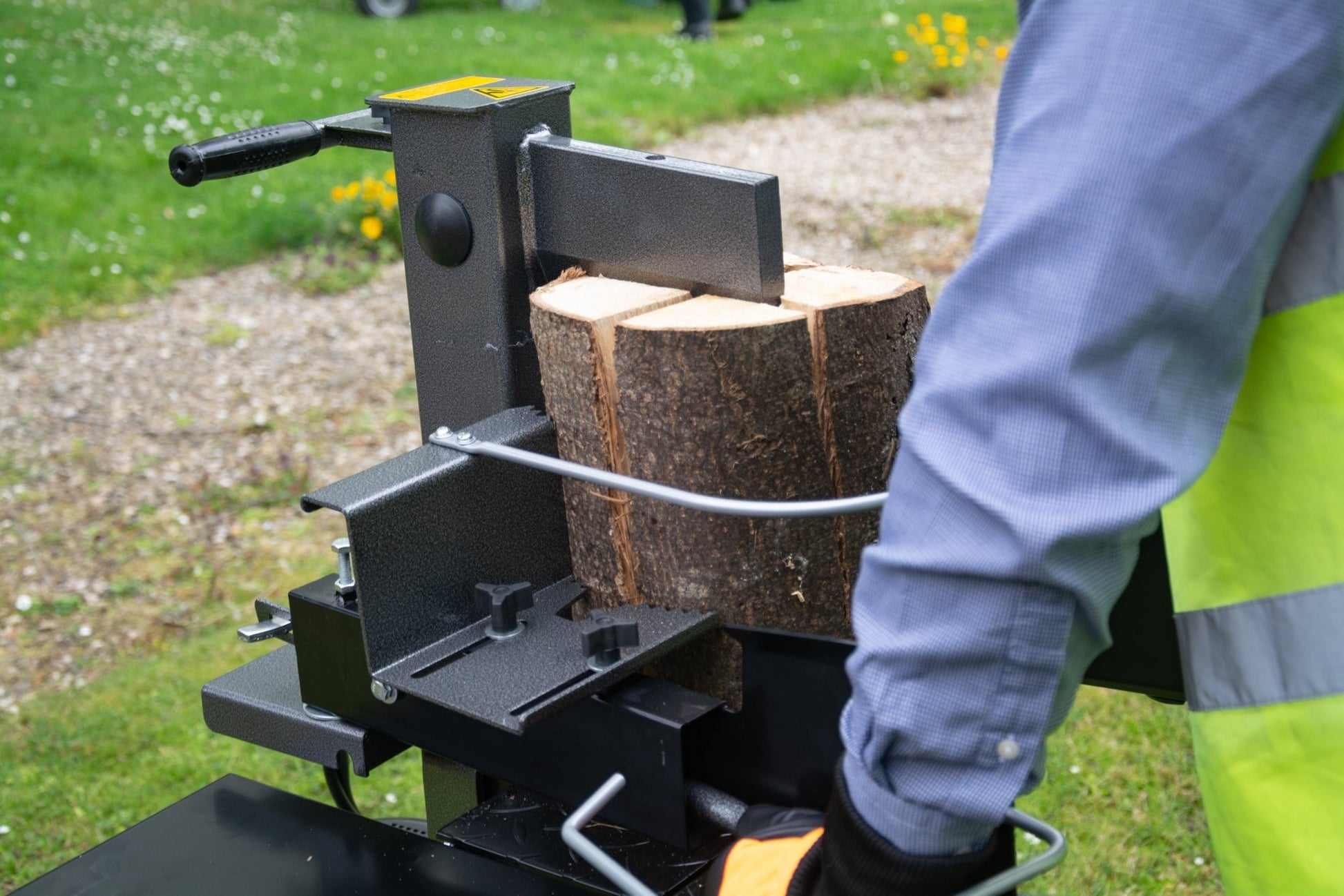 The Handy 7 Ton Vertical Electric Log Splitter - plants - express.com