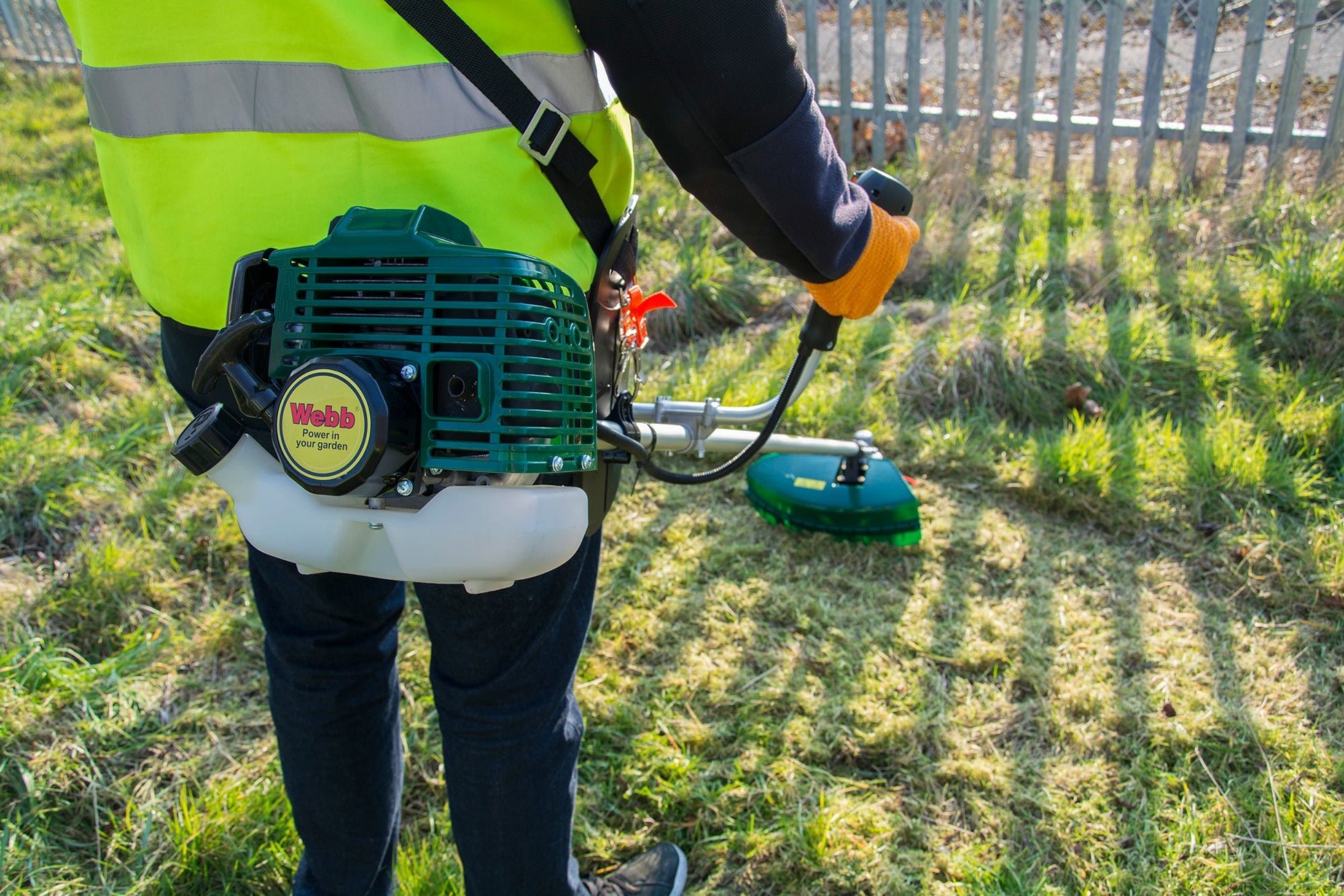 Webb 33cc 25cm (10") Straight Shaft Cow Horn Handled Petrol Brushcutter - plants - express.com