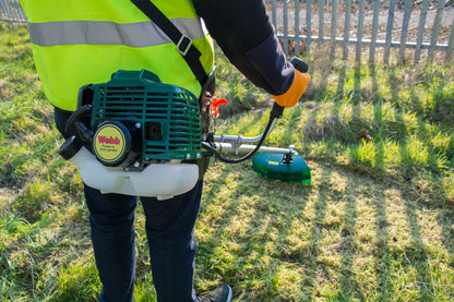 Webb 33cc 25cm (10") Straight Shaft Cow Horn Handled Petrol Brushcutter - plants - express.com